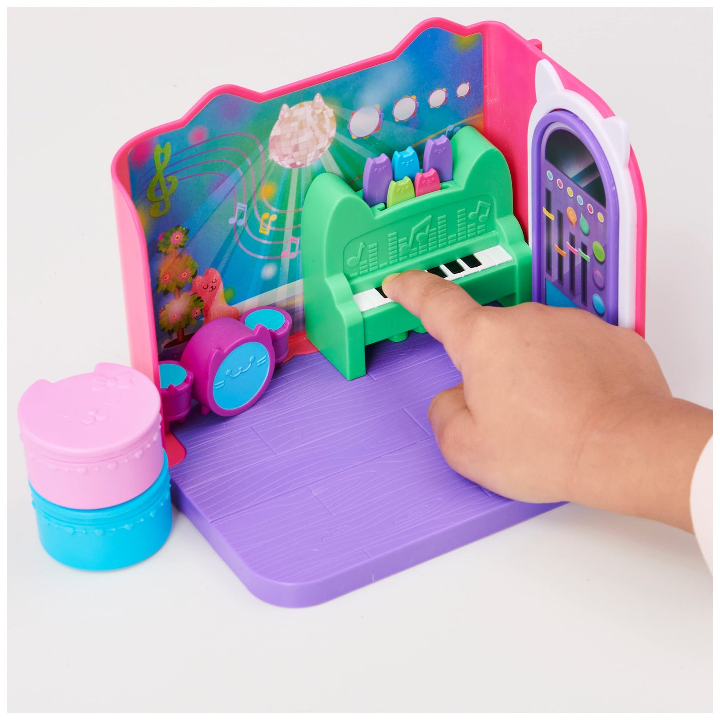 Gabby's Dollhouse, Groovy Music Room with Daniel James Catnip Figure, 2 Accessories, 2 Furniture Pieces and 2 Deliveries, Kids Toys for Ages 3 and up