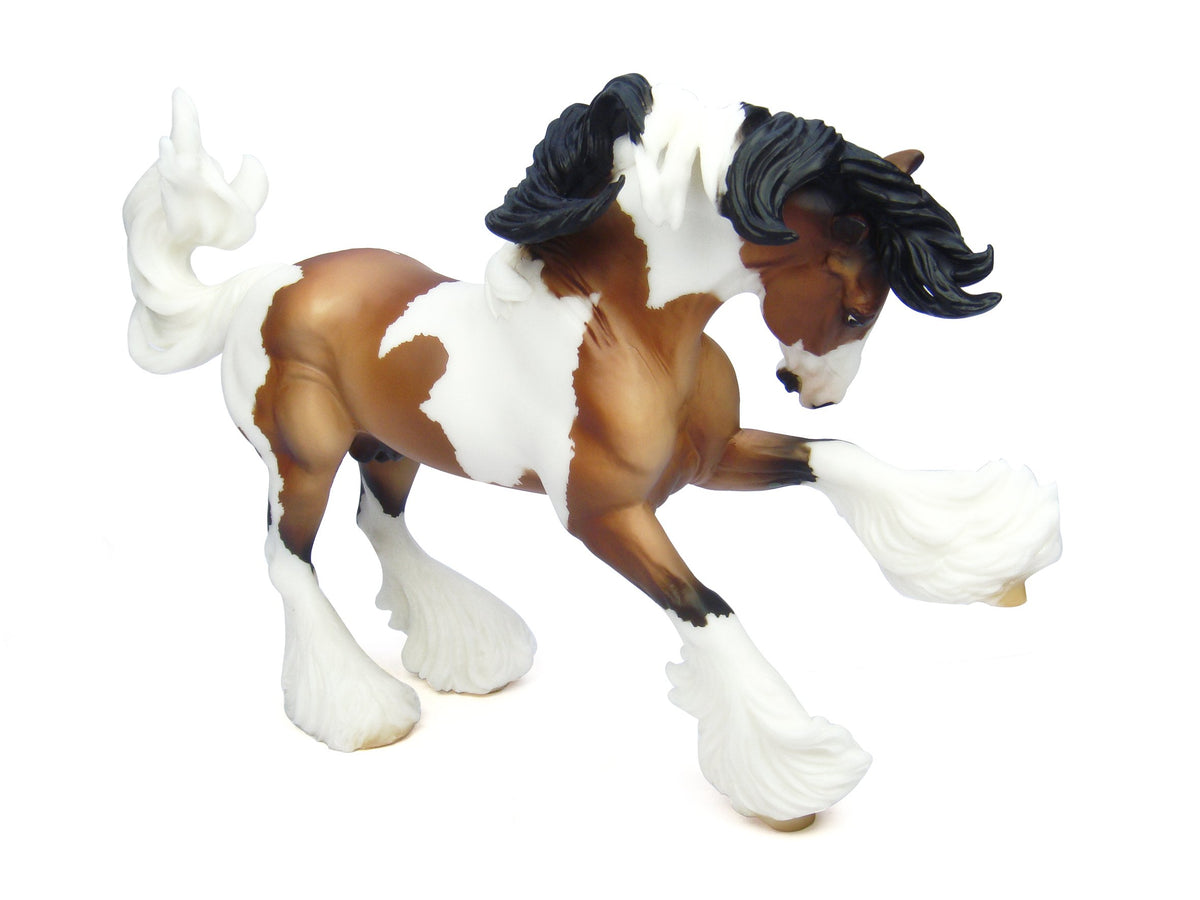 Breyer Traditional Series Gypsy Vanner | Model Horse Toy | 13" x 8.5" | 1:9 Scale | Model # 1497