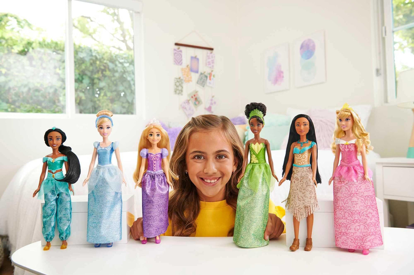 Mattel Disney Princess Toys, 13 Princess Fashion Dolls with Sparkling Clothing and Accessories, Inspired by Disney Movies, Gifts for Kids