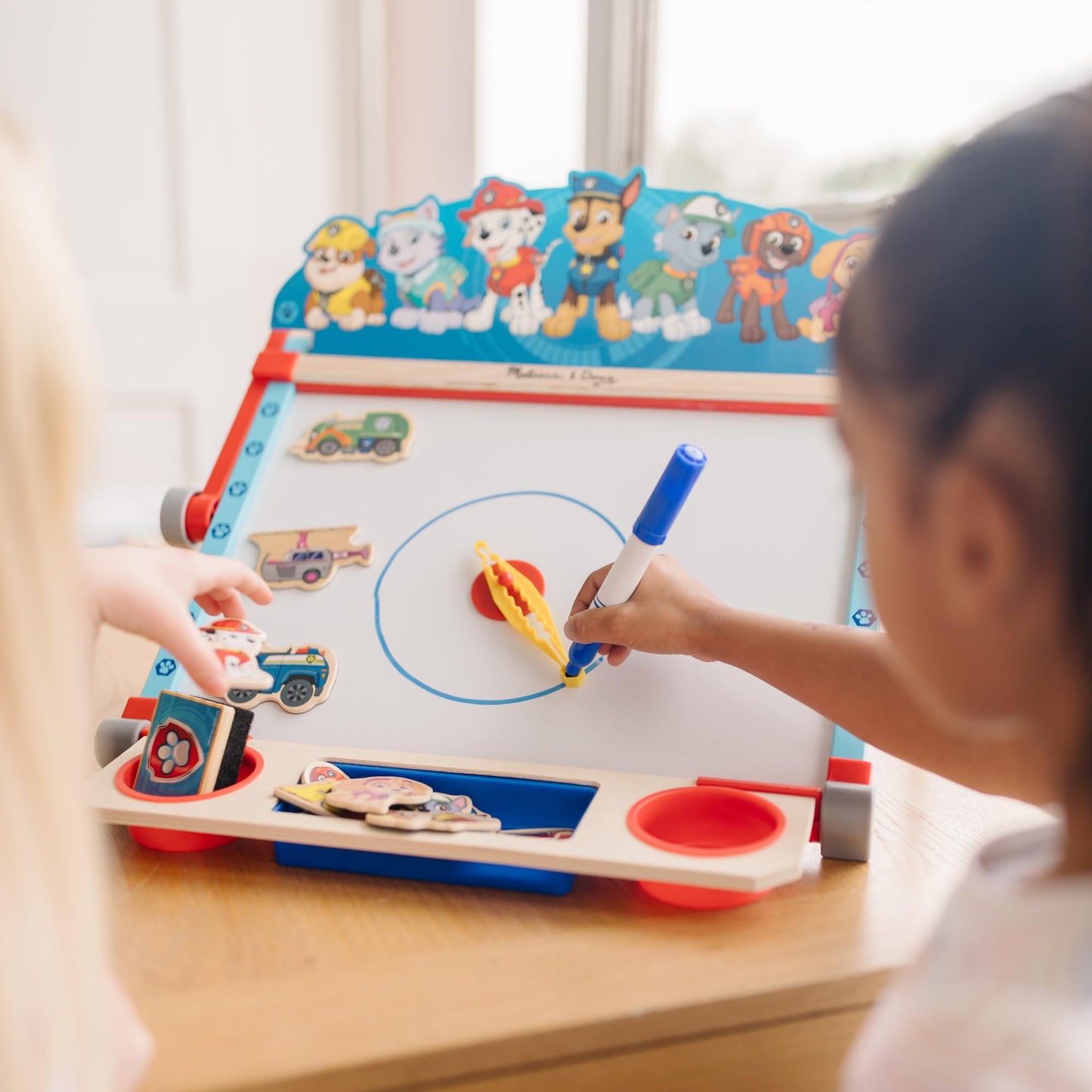 Melissa & Doug PAW Patrol Tabletop Art Center, Double-Sided Wooden Easel