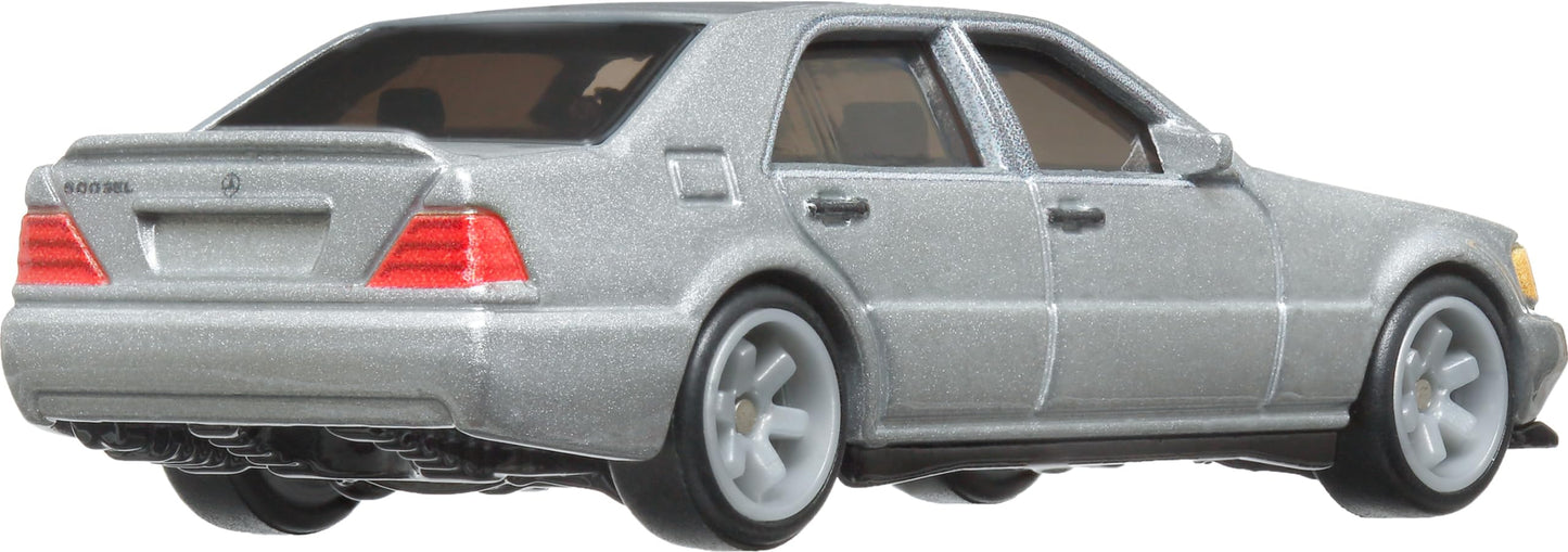 Hot Wheels Cars, Premium Fast & Furious 1:64 Scale Die-Cast Car for Collectors Inspired by Fast & Furious Movie Franchise
