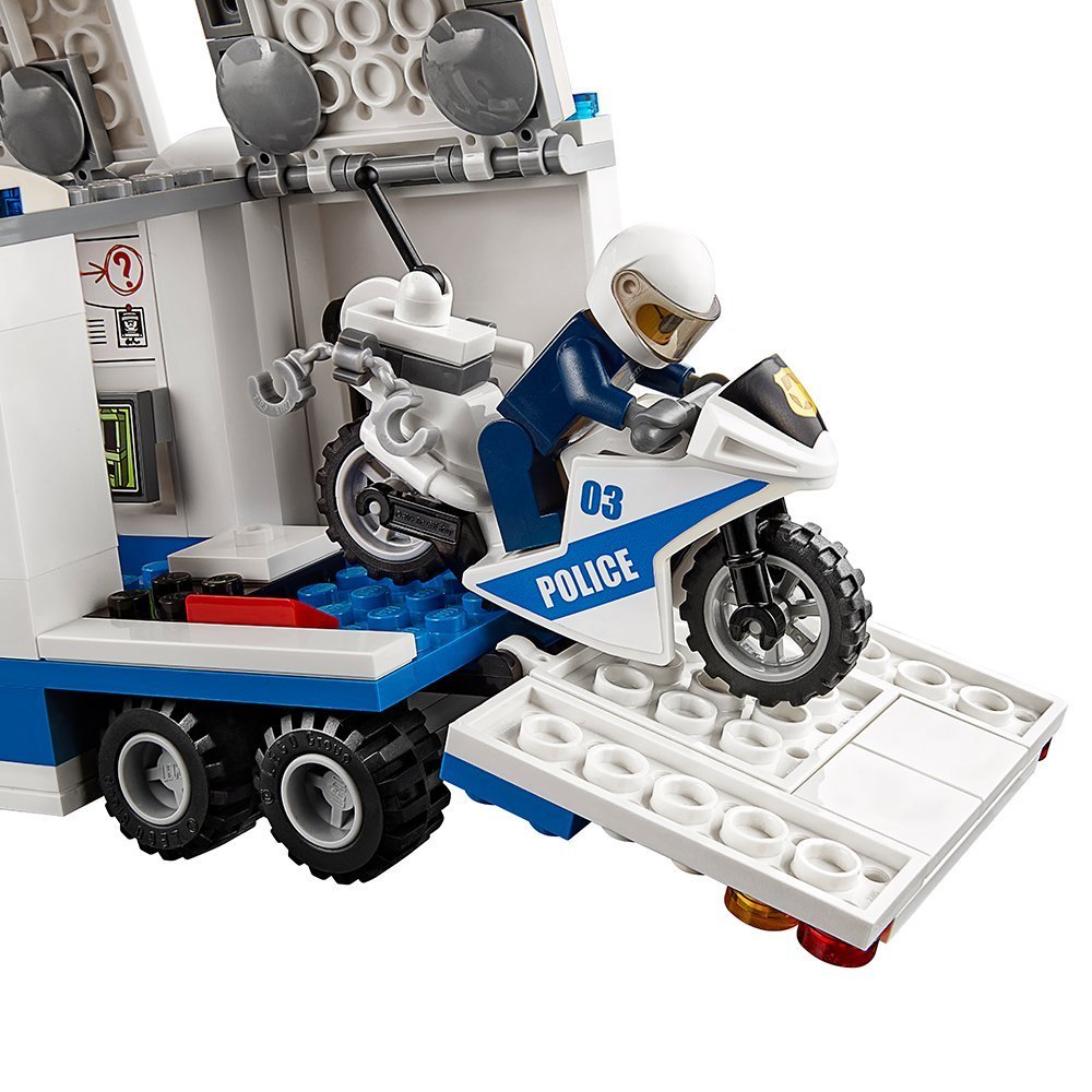 LEGO City Police Mobile Command Center Truck 60139 Building Toy, Action Cop Motorbike and ATV Play Set for Boys and Girls Aged 6 to 12 (374 Pieces)
