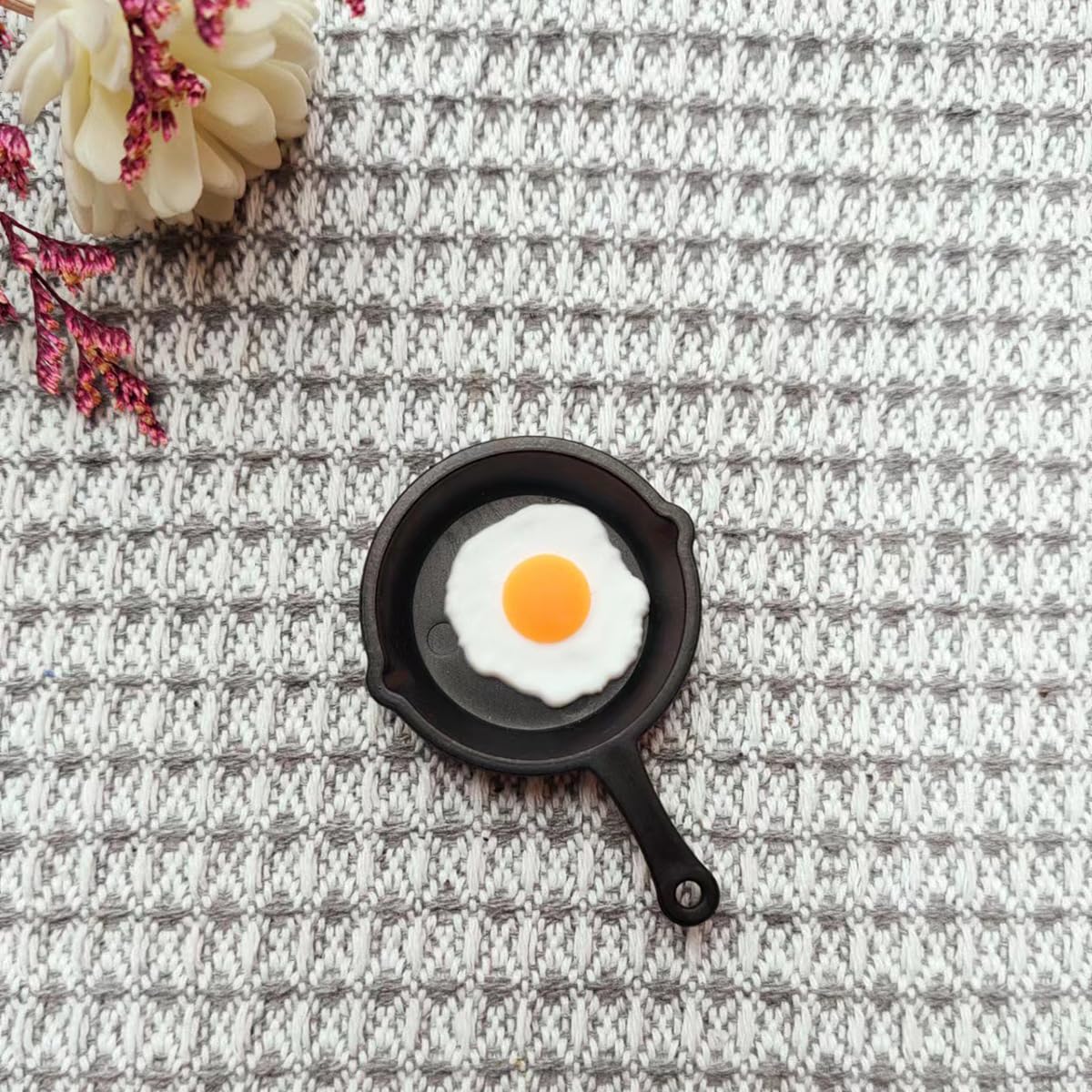 Miniature Pan Including Fried Egg, Dollhouse Mini Fried Egg in Pan, Frying Pan with Fried Egg, for the Elf Kitchen Dollhouse, Little Elf Meals (3PCS)