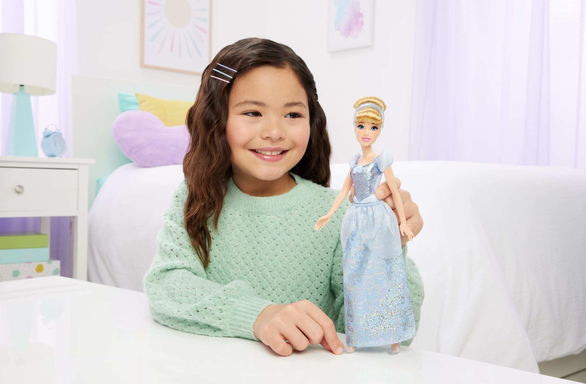 Mattel Disney Princess Cinderella Doll in Sparkling Fashion with Removable Skirt, Headband and Shoes, Posable & Collectible, Inspired by Movie