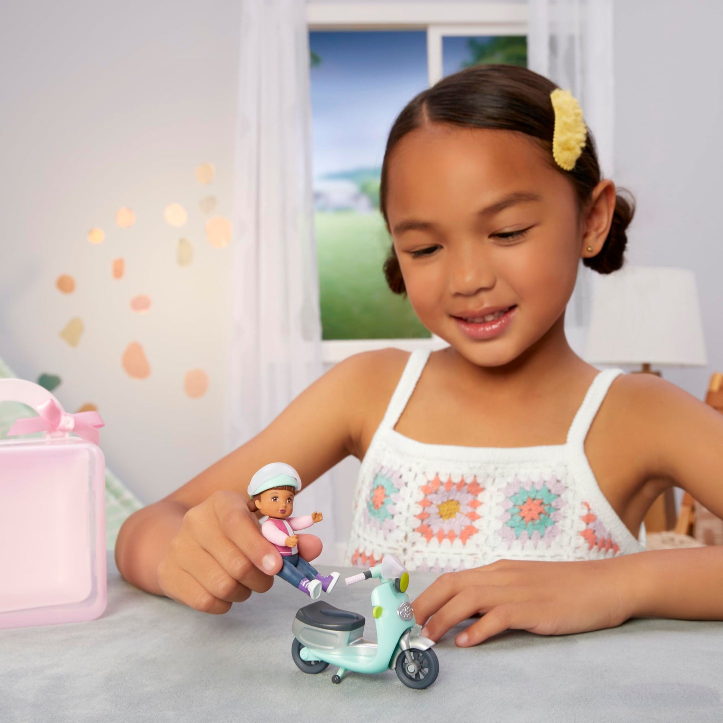 Baby Born MINIS Playset - Medium Tan Skin Tone Doll with Brown Eyes, Scooter & Helmet Accessory, Includes Reusable Carrying Case for On-The-Go