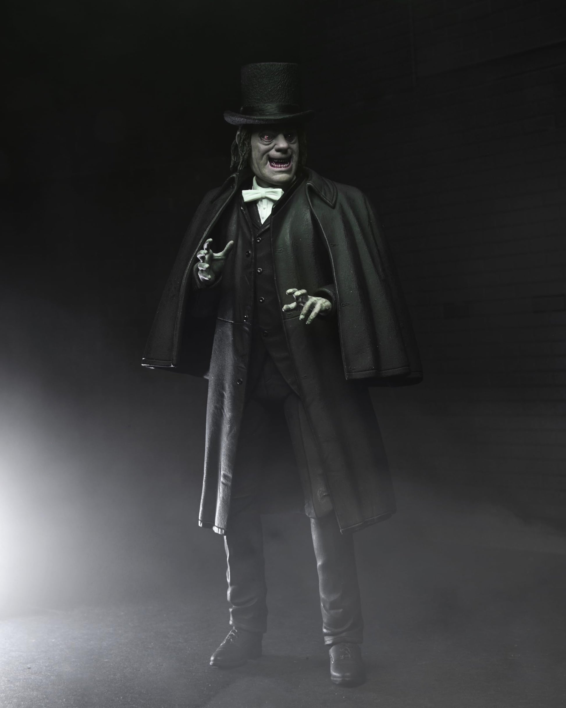 NECA - London After Midnight - Edward C. Burke 7" Ultimate Action Figure