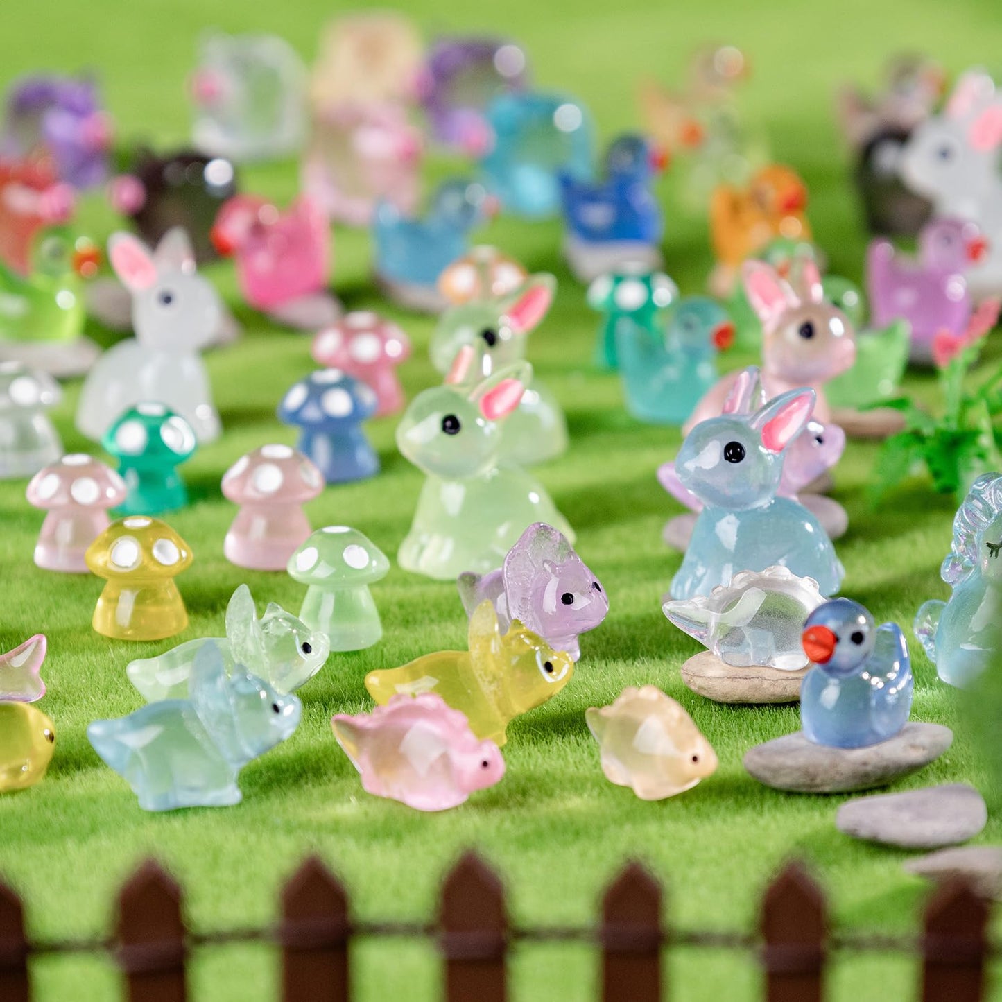 jrootouh 140Pcs Glow-in-The-Dark Mini Resin Animal Figurines Miniature Figures Glowing in The Dark Garden Accessories Aquarium Landscape Bonsai