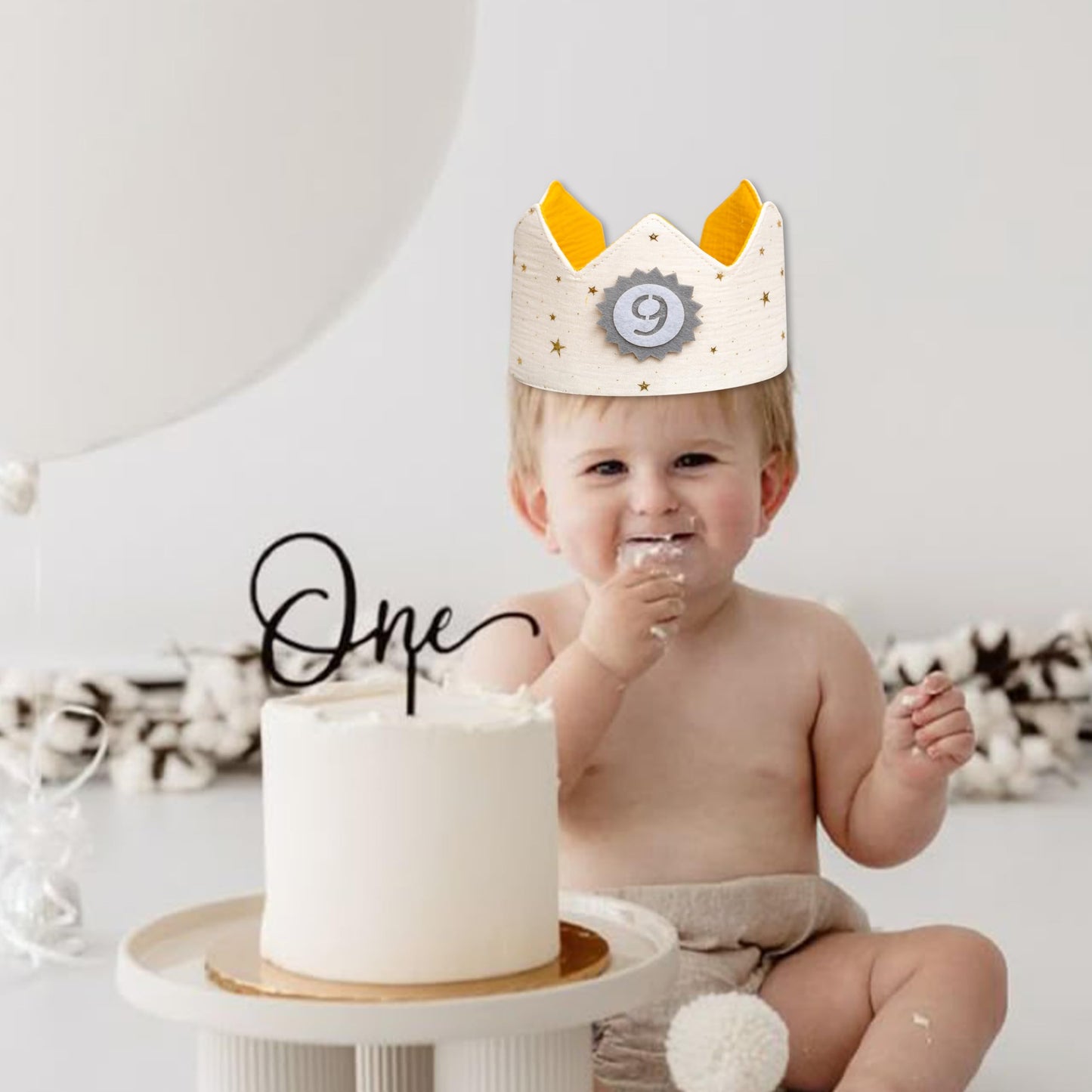 Sherkarmiu Baby Photo Prop Crown with Interchangeable Numbers 1-9, Cream Felt Birthday Milestone Hat for Newborn Infant Photography, Baby Gift