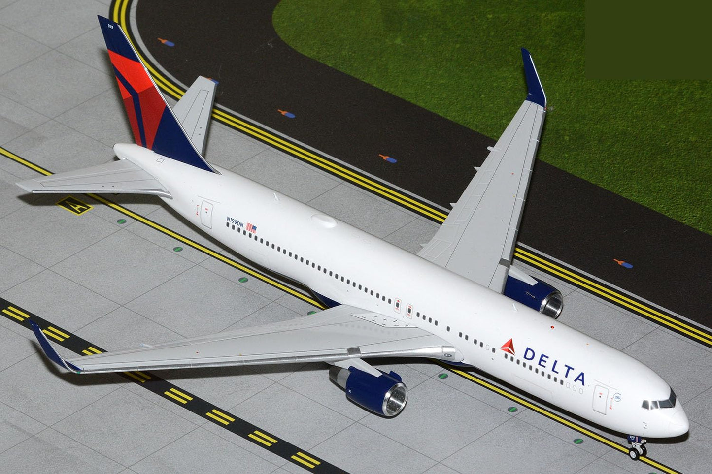 GeminiJets G2DAL1419 Delta Boeing 767-300ER N199DN; Scale 1:200