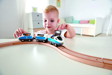 Hape E3729 Figure 8 Safety Train Railway Set, 14.76" L x 3.15" W x 9.45" H, Multicolor