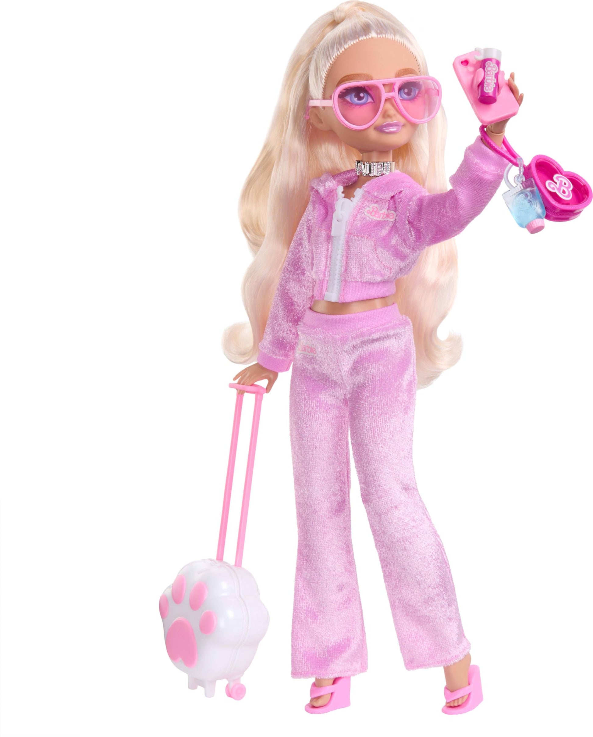 Barbie Dream Besties Weekend Getaway Malibu Doll and Accessories, Fashion Doll with Removable Fashions & 7 Travel Themed Toy Pieces