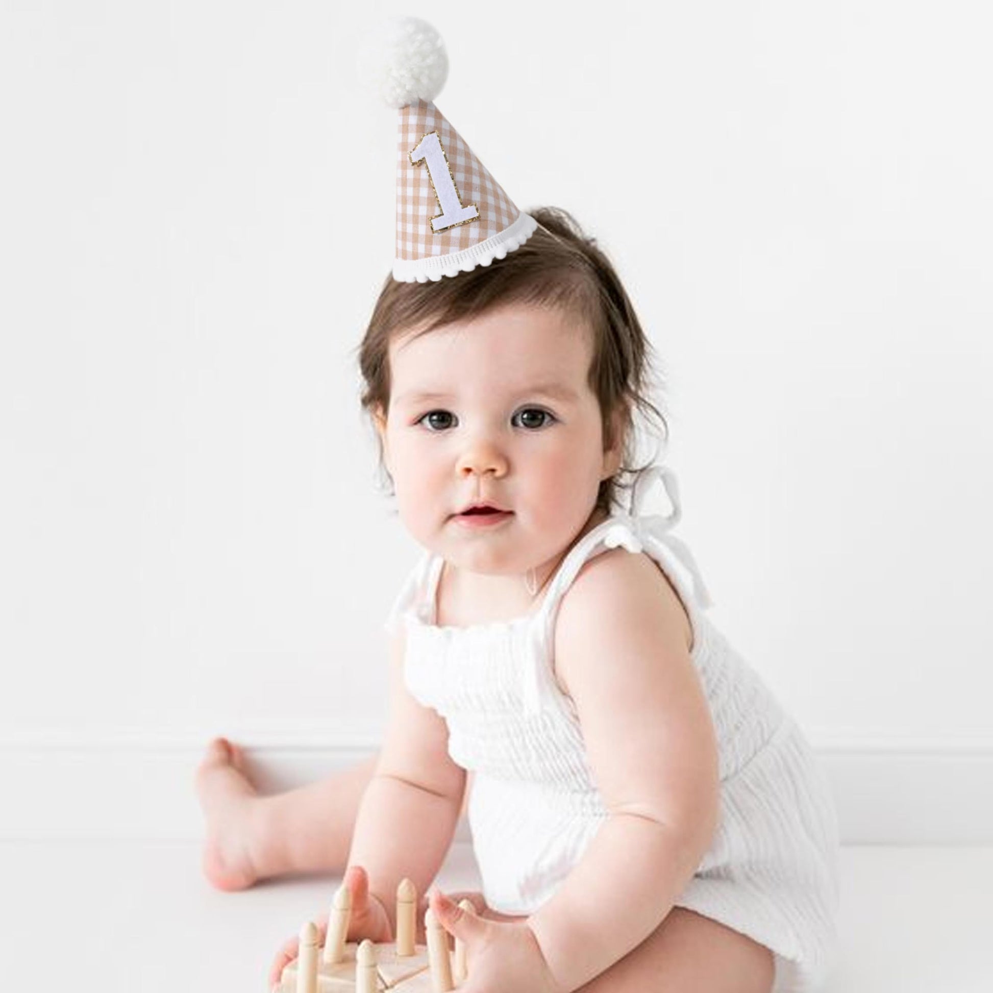 MAMUXI Gingham Style 1st Birthday Party Hat - Beige Gingham Hat for Dogs