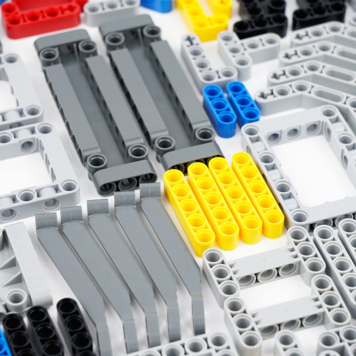 BroTex Technical Parts Pieces Sets Liftarm Beams Bricks Bulk Axles Pins Panels Frame Beams Connectors, 580 Pieces Compatible with Technic-Block MOC