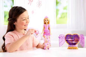 Mattel Disney Frozen Elsa Ice Skating Fashion Doll & Accessories with 8 Surprises, Including Snowflake Gem Box, Ring for Child & Play Pieces