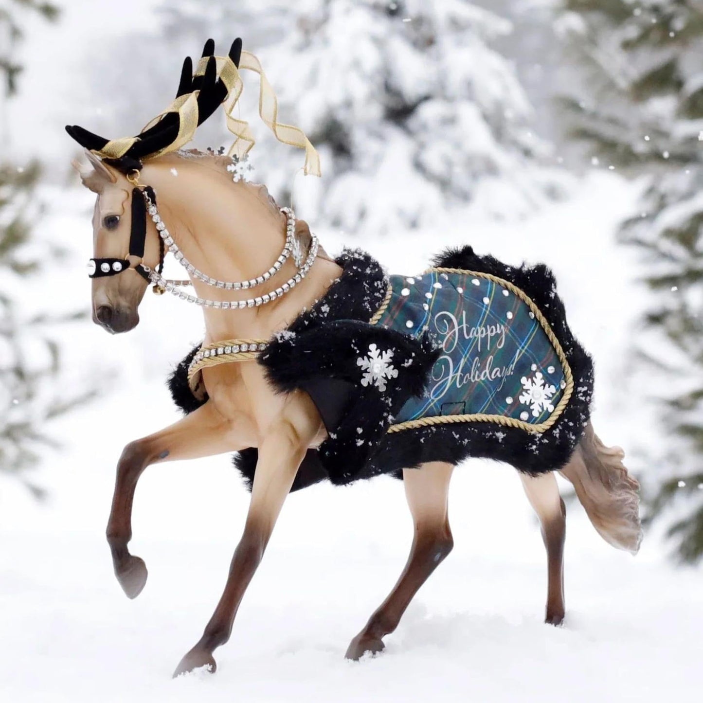 Breyer Horses 2023 Holiday Collection | Traditional Series Holiday Horse - Highlander | Model #700126