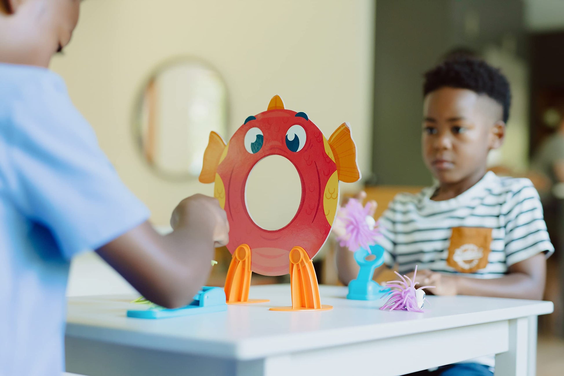 Chuckle & Roar Go Fish Feeding Frenzy Family Game