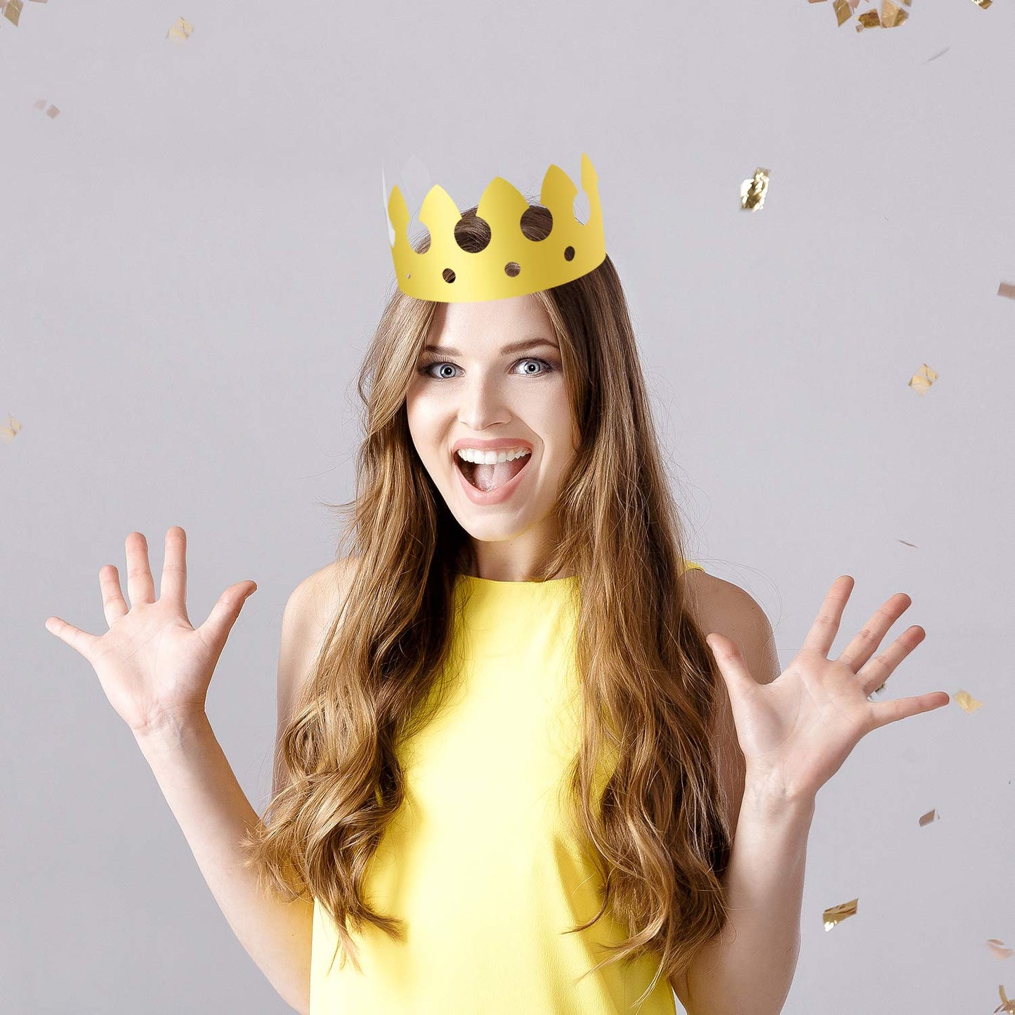 SIQUK 28 Pieces Paper Crowns Golden Party King Crown Paper Birthday Crown Hats Gold Crown for Adults