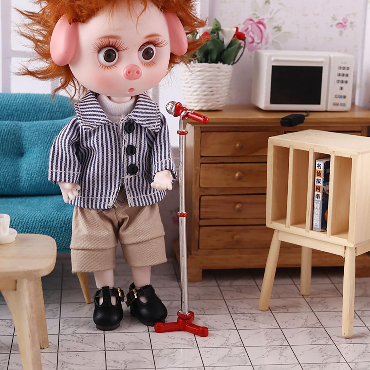 1Set Red Miniature Model Microphone with Stand,1:12 Dollhouse Models, Mini Decortion Furniture Microphone 3.66 in.