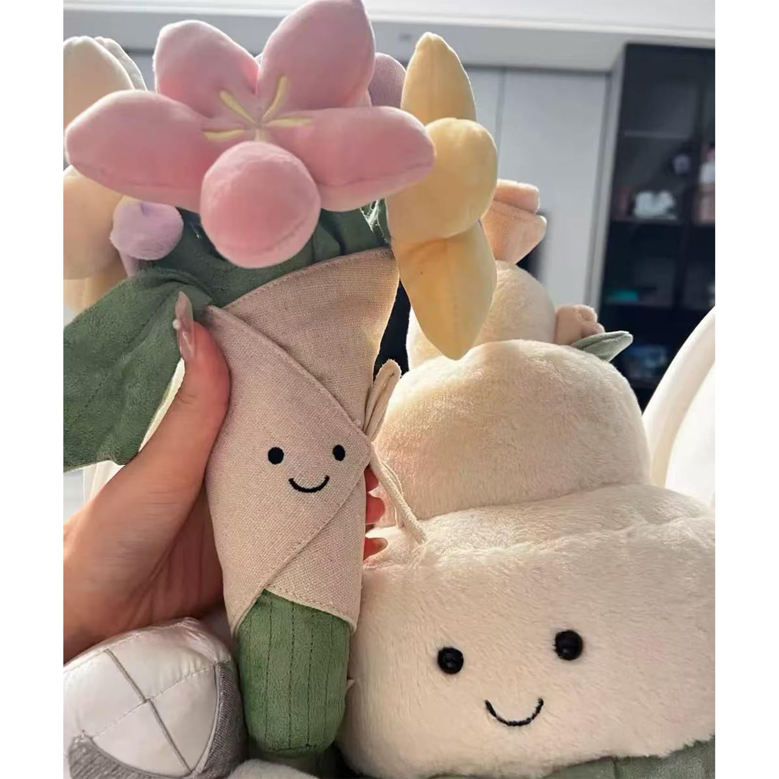 Courtco Cute Flower Plush Doll Stuffed Plant Plushie Soft Flower Doll Lovely Smiling Face?Decor Home Andbedroom Sweet Gifts for Women for Boys