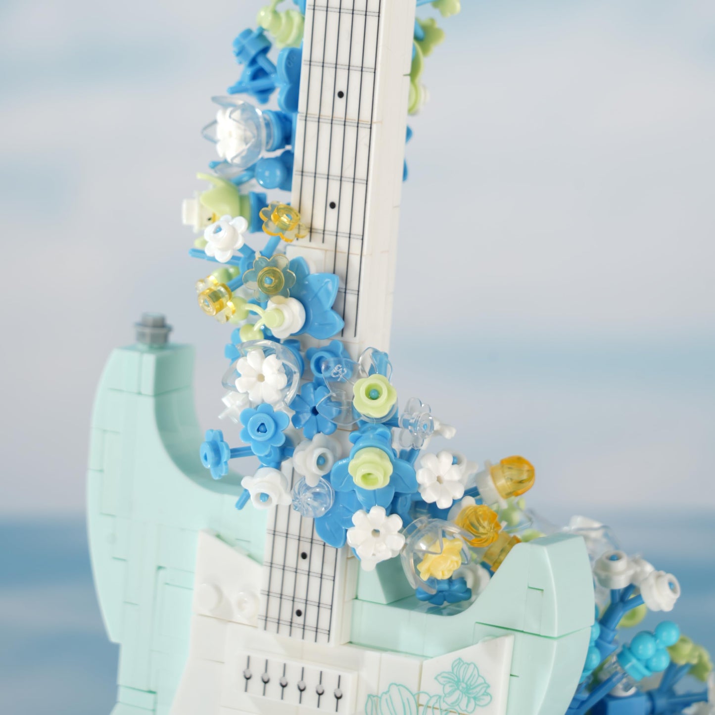 Conlinktion Flower Bouquet Guitar Building Blocks Set, 1125PCS Music Instruments Guitar Bricks Set, Gifts for Adults and Kids (bass)