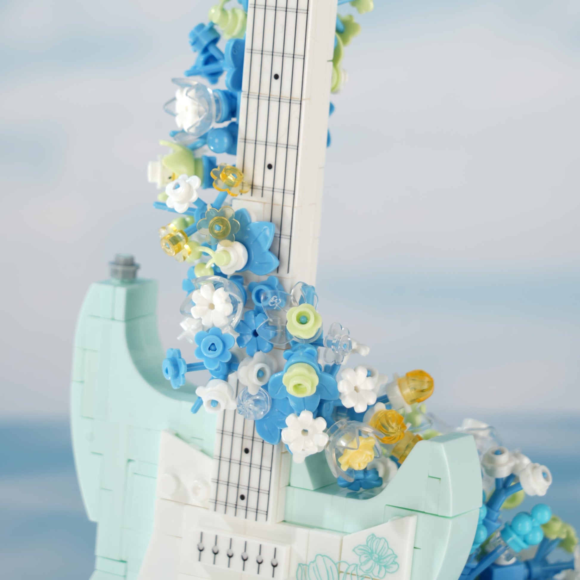 Conlinktion Flower Bouquet Guitar Building Blocks Set, 1125PCS Music Instruments Guitar Bricks Set, Gifts for Adults and Kids (bass)