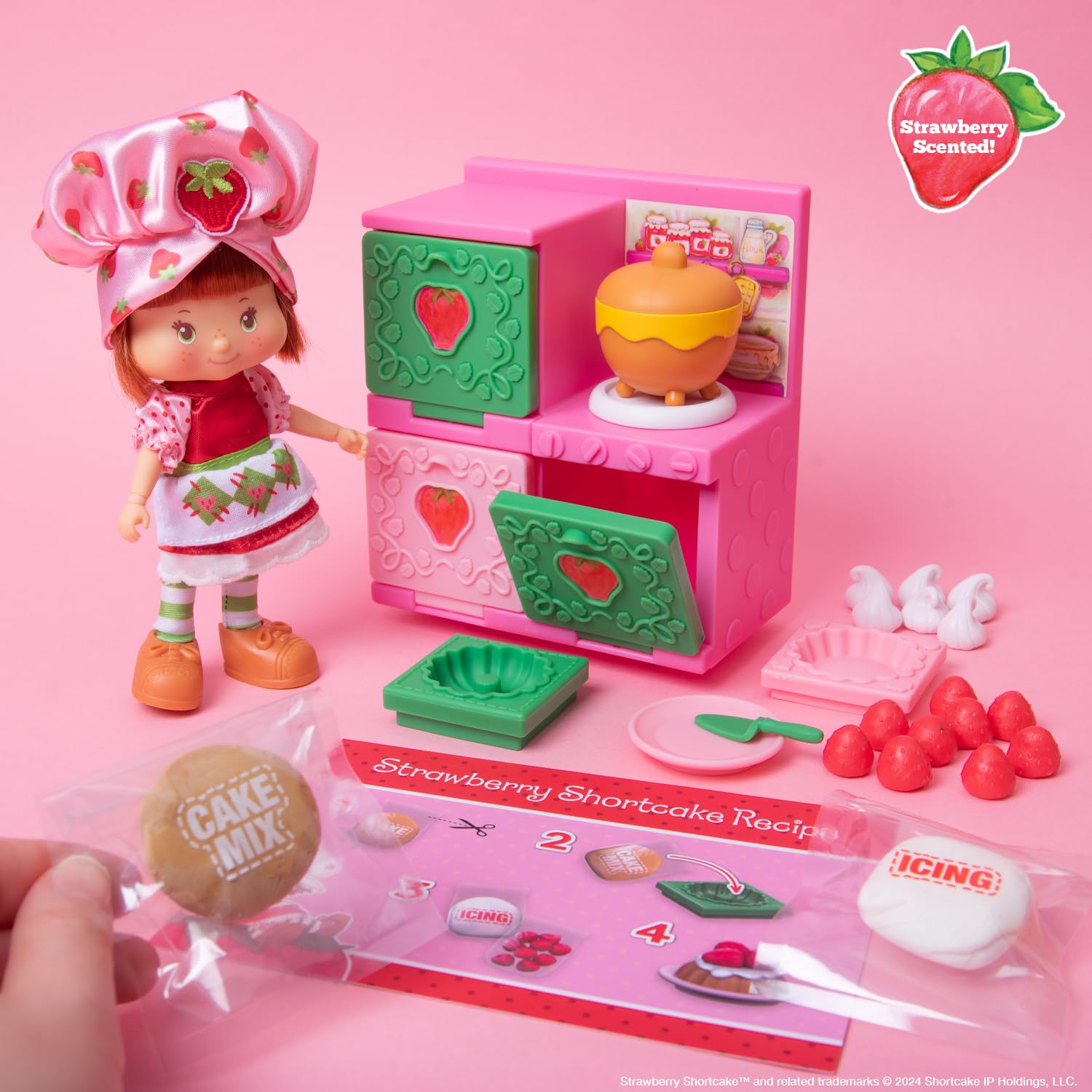 Strawberry Shortcake Sweet Scented 5.5-inch Posable Fashion Doll in Exclusive Baking Dress and Berry Bake Playset with Oven, Baking Mixtures