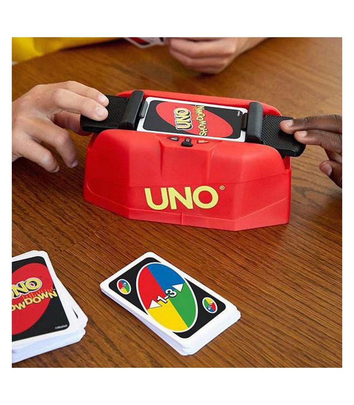 UNO Showdown Family Card Game for 2-10 Players, Age 7 Years and Older