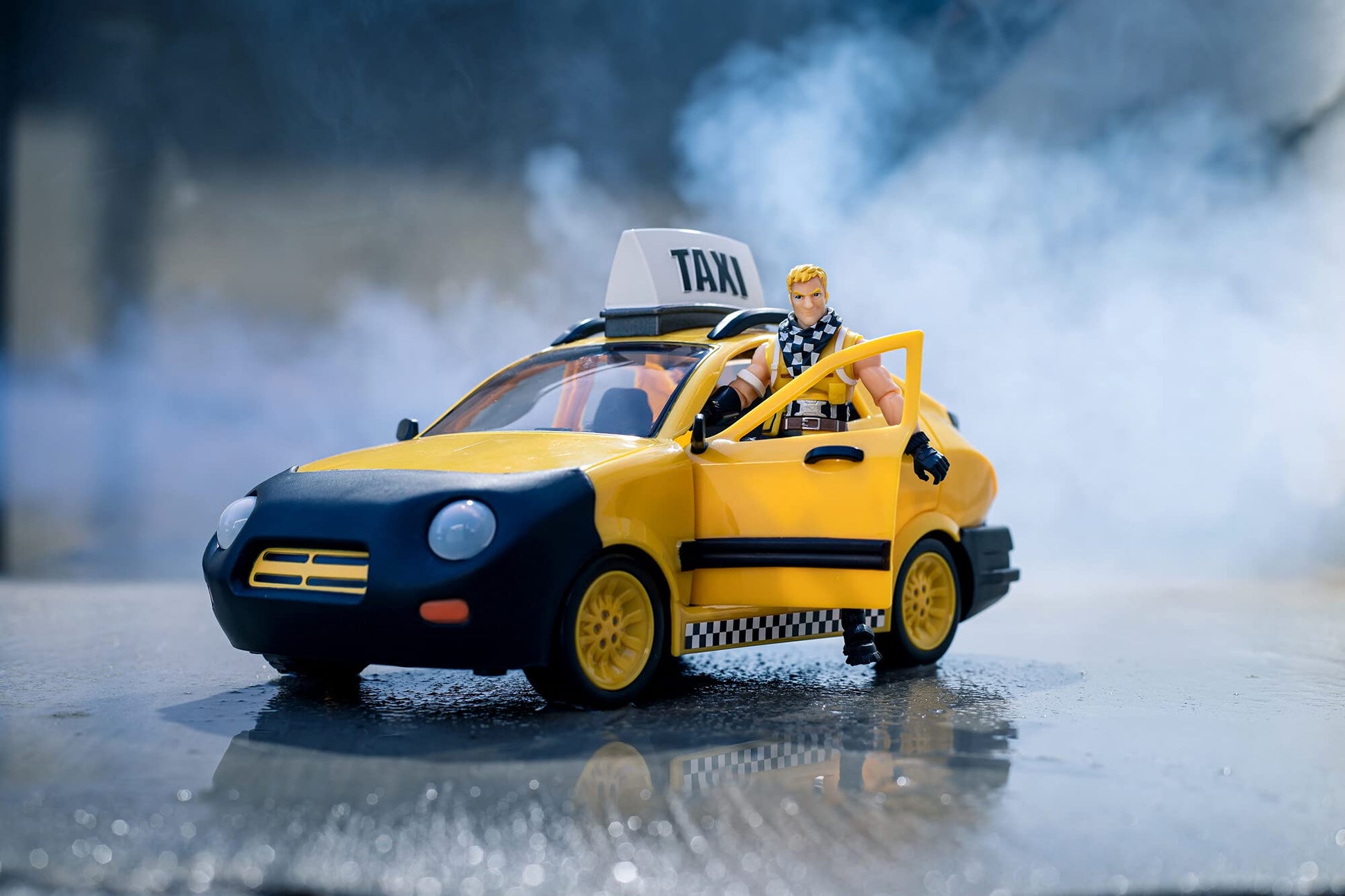 FORTNITE Joy Ride Taxi Vehicle, Vehicle with 4-inch Articulated Cabbie Figure