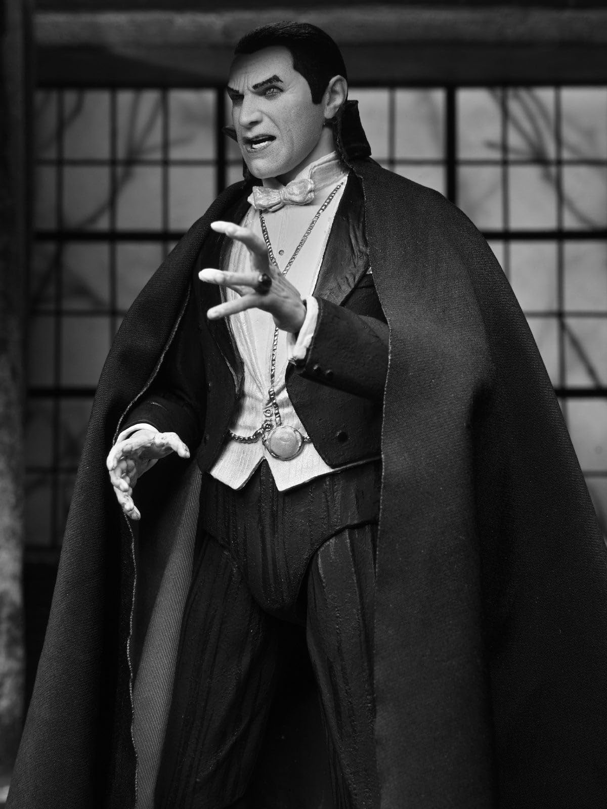 NECA: Universal Monsters - Dracula Carfax Abbey Ultimate 7" Action Figure