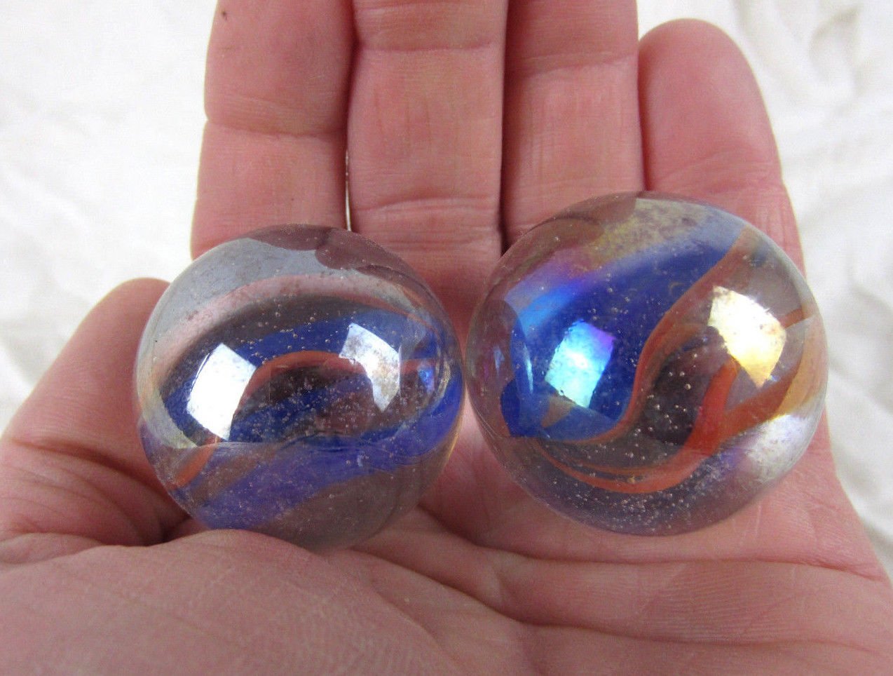Big Game Toys Set of 2 Fun FAIR 35mm Boulder Iridescent Clear/Red/Blue Swirl Large Shooter Solid Glass Marbles