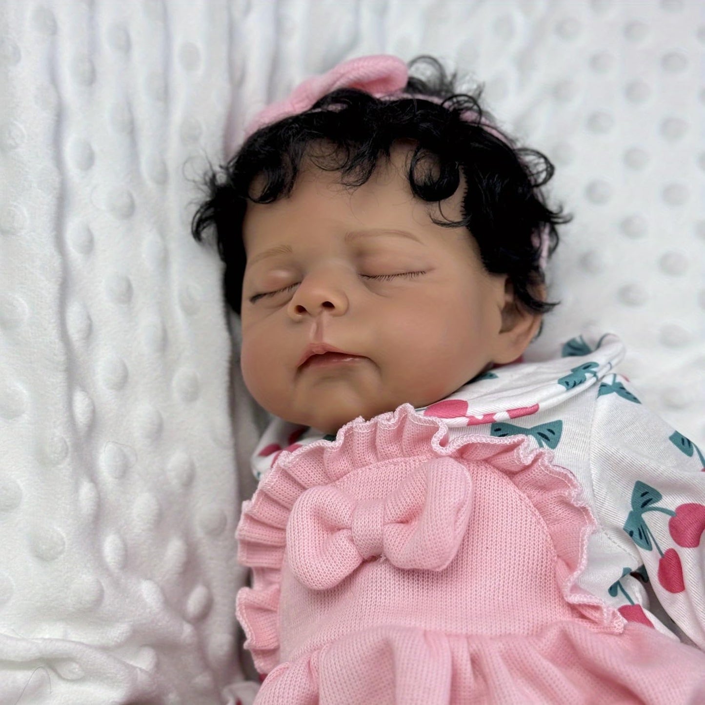 GUESSBELLY 50 CM Asleep Reborn Black Brown Skin Baby Doll Toy for Girl Lifelike Vinyl Limbs Cloth Body Doll Lovely Handmade Birthday Gift Play House