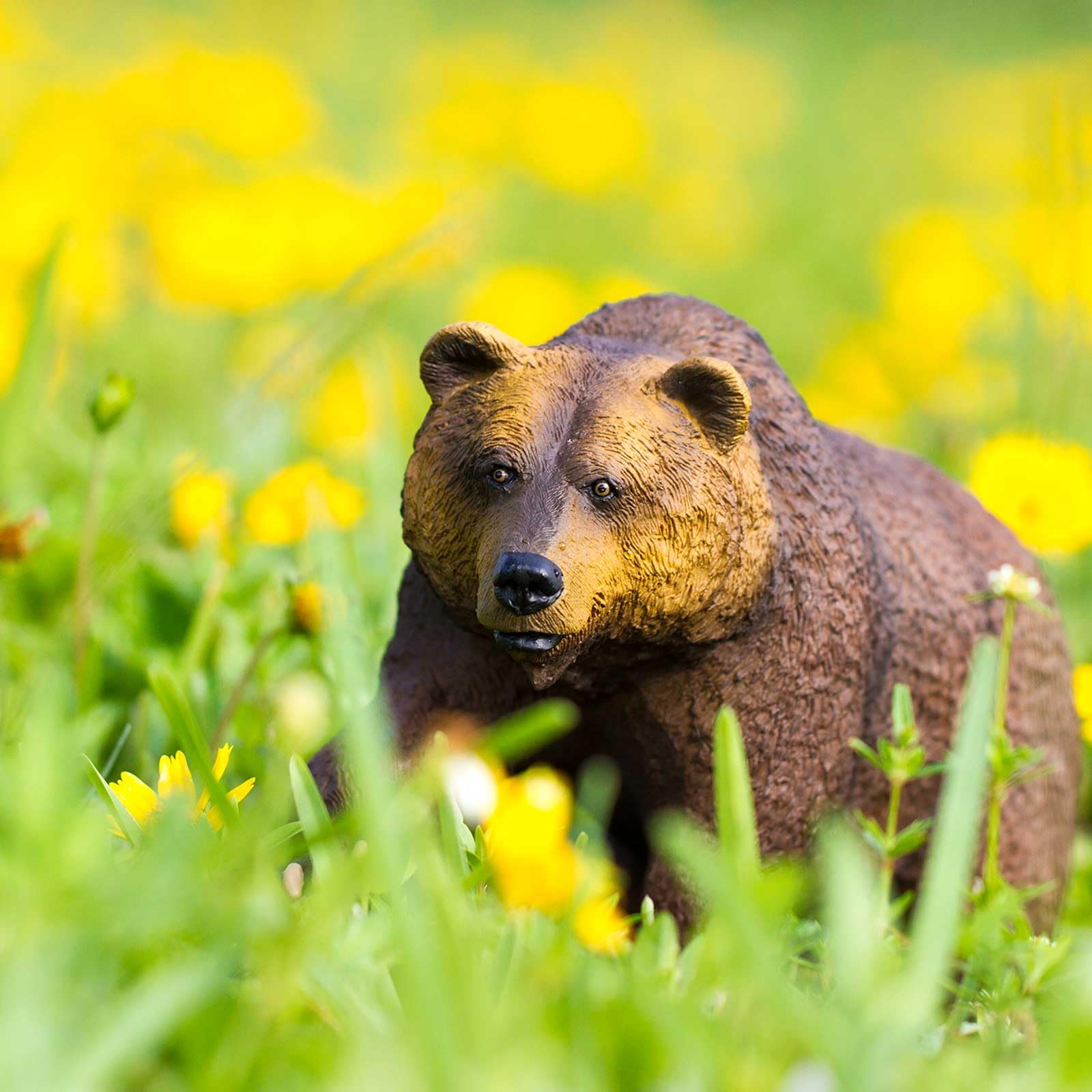 Safari Ltd. Grizzly Bear Figure - Realistic 9" Brown Bear Model - Educational Toy for Boys, Girls, and Kids Ages 1+
