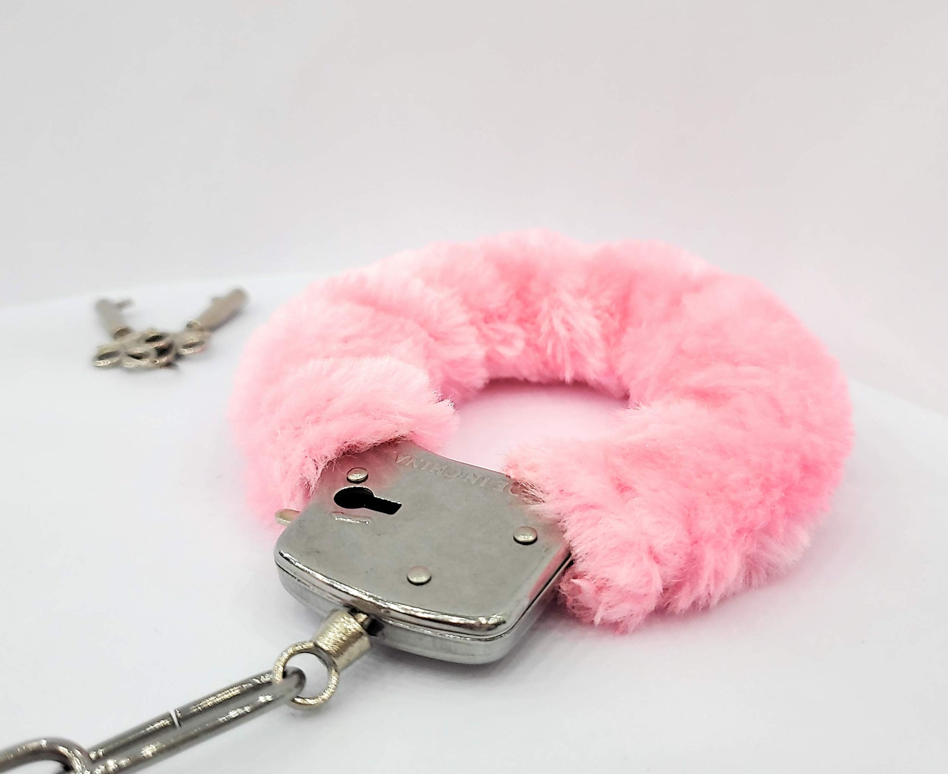JASINCESS Plush Handcuffs with Keys Toy Handcuffs Stage Costume Props