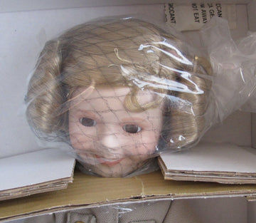 Shirley Temple "Wee Willie Winkie" Porcelain Doll 14" Dolls of The Silver Screen (1986 Danbury Mint)