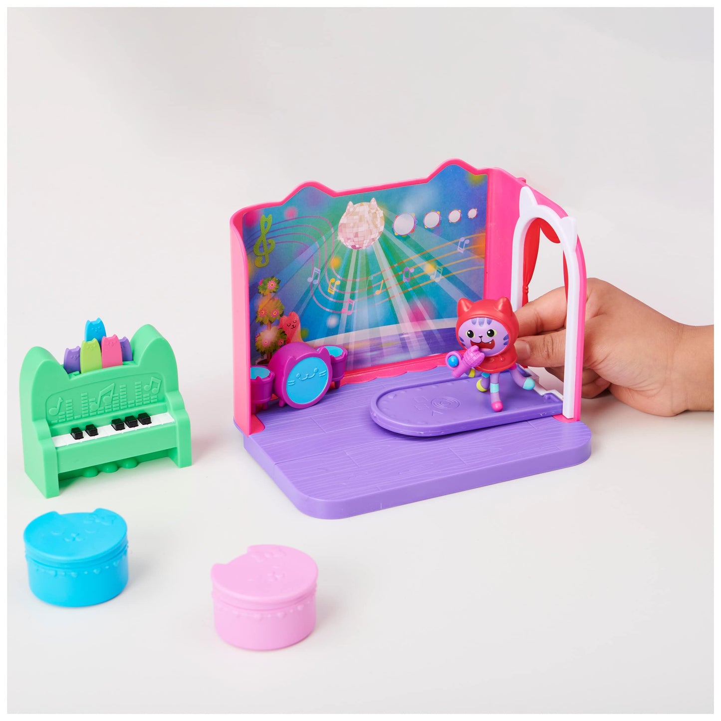 Gabby's Dollhouse, Groovy Music Room with Daniel James Catnip Figure, 2 Accessories, 2 Furniture Pieces and 2 Deliveries, Kids Toys for Ages 3 and up