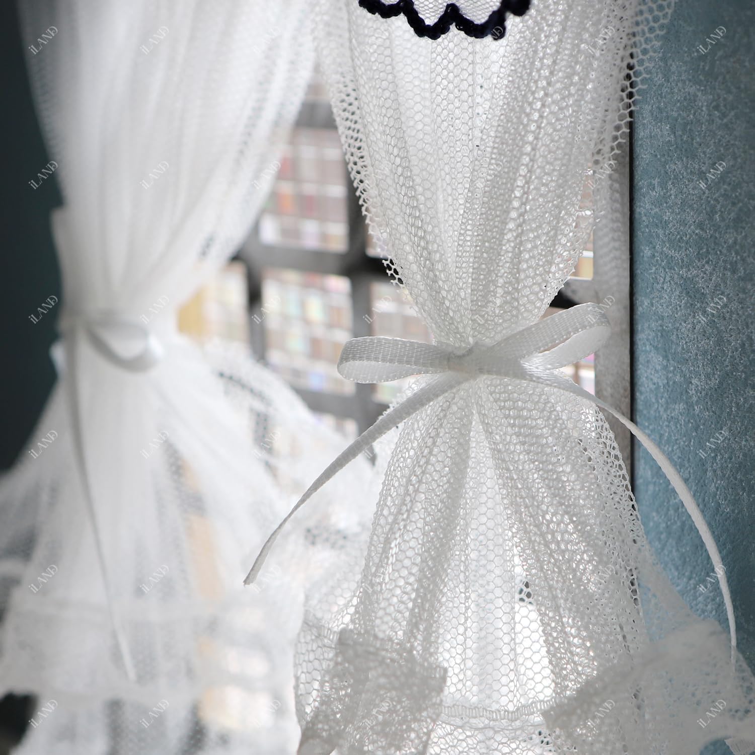 iLAND 1/12 Scale Accessories Miniature Dollhouse Curtains Delicate White Sheer Lace Curtains with Blue Trim 2PCS for Dollhouse Windows Furniture Cute