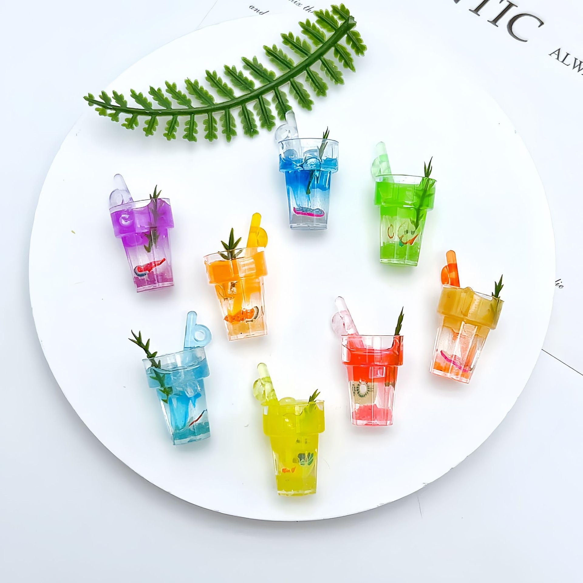 8 Pieces Miniature Dollhouse Drinks Set - Resin Glass Cup and Fruit Beverage Bottles, Simulated Drink Models for Summer Leisure-Themed Decor Decor