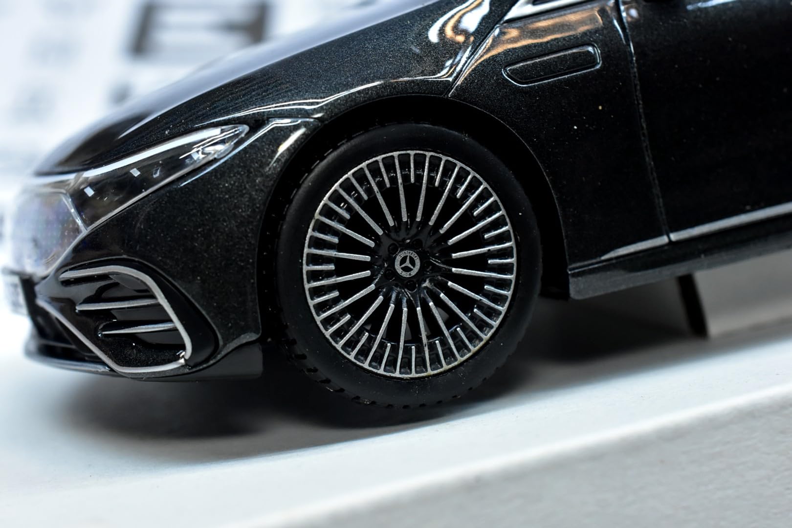 Maisto Mercedes-Benz EQS Gray Metallic Special Edition Series 1/27 Diecast Model Car
