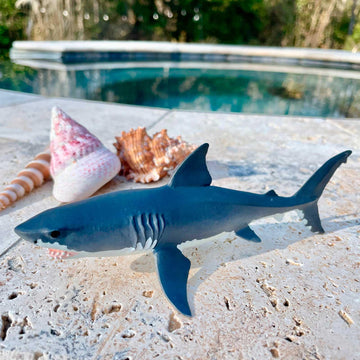 Safari Ltd. Great White Shark Figurine - Lifelike 6.25" Model Figure - Educational Toy for Boys, Girls, and Kids Ages 3+