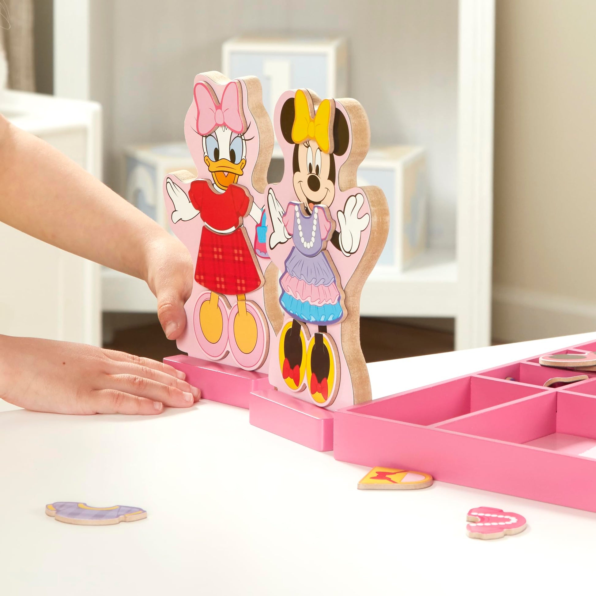 Melissa & Doug Disney Minnie Mouse & Daisy Duck Magnetic Dress-Up Wooden Dolls - Pretend Play Set (40+ pcs) Minnie Mouse Toys, Disney Dress Up Dolls