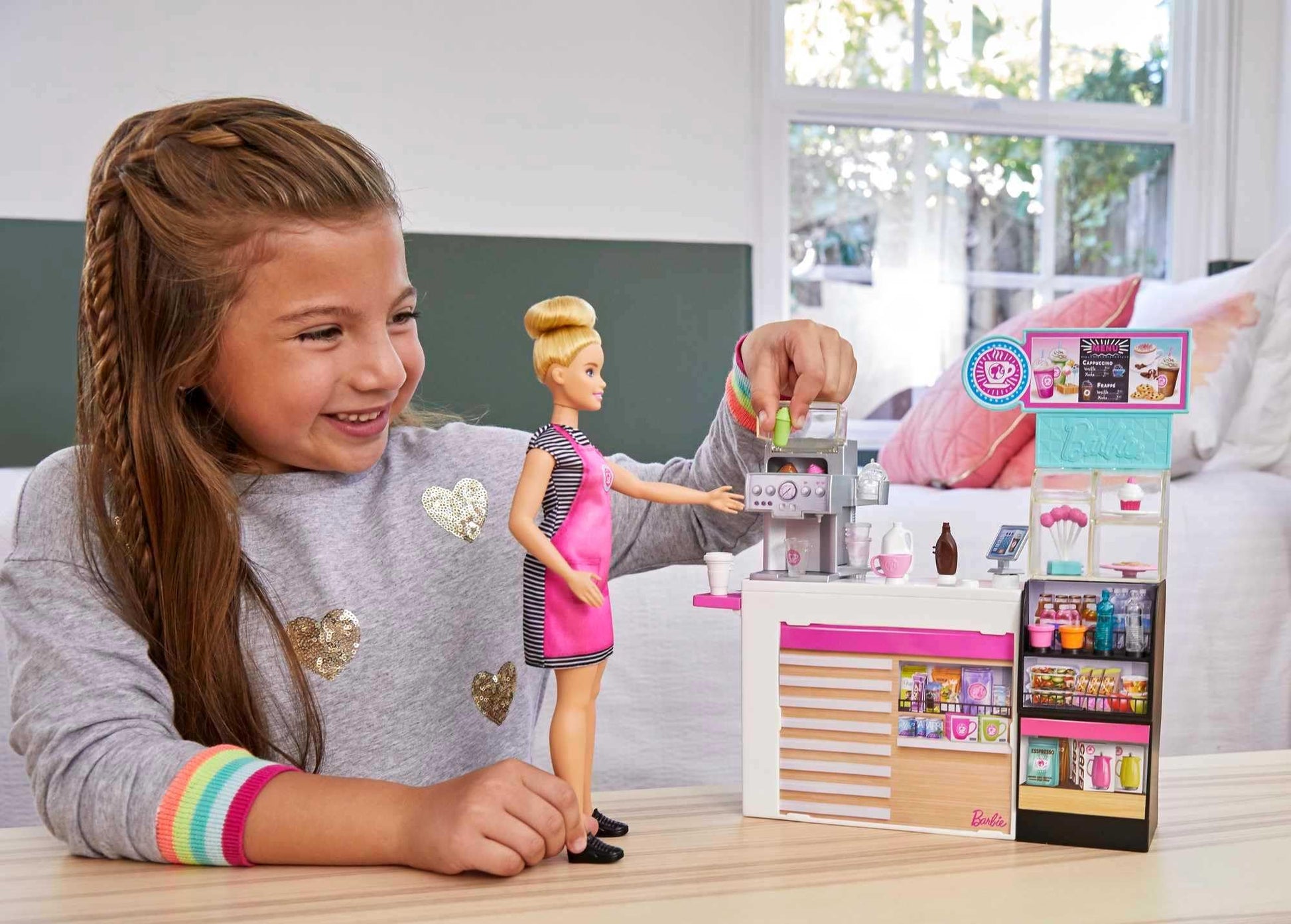 Barbie Coffee Shop with Blonde Curvy Doll and 20+ Realistic Play Pieces: Coffee Shop, Coffee-Smoothie Maker, Milk, Syrup, Coffee & Smoothie Cups &