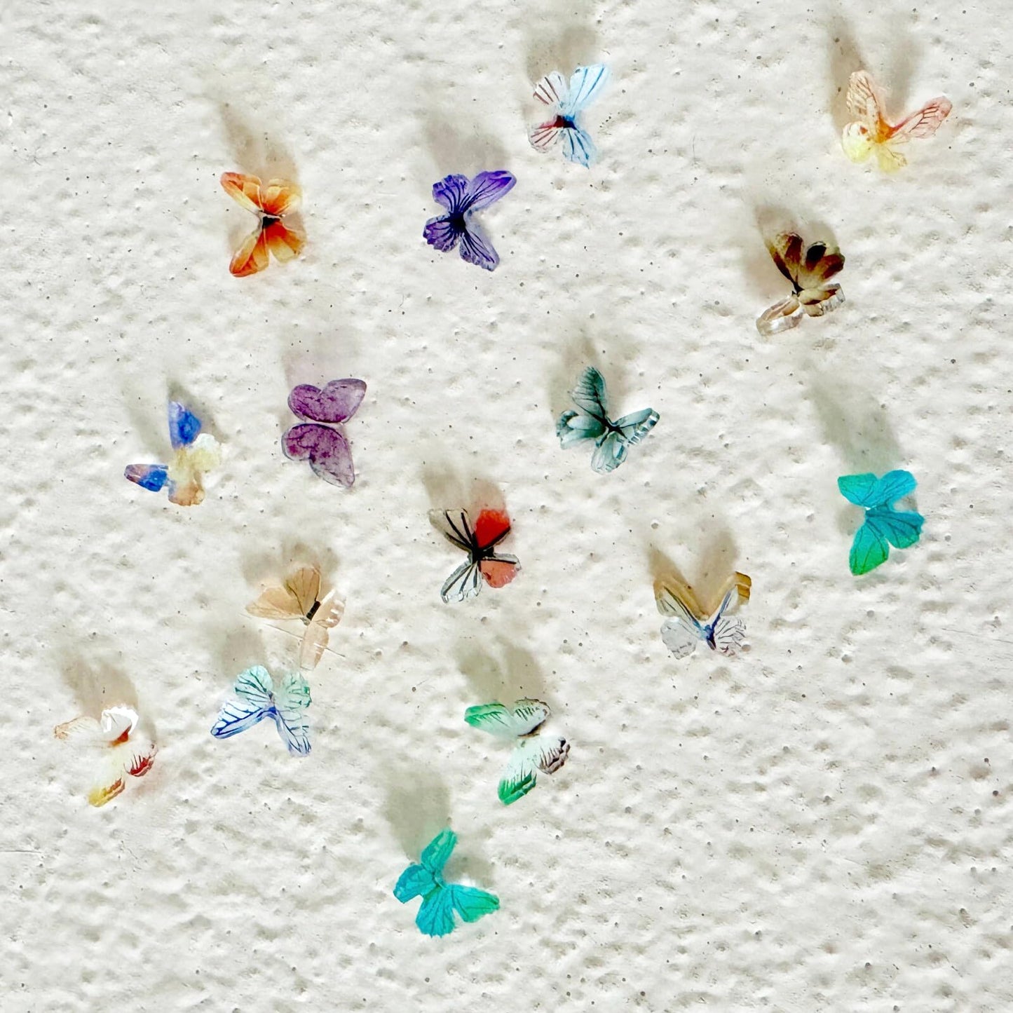 Micro Resin Butterflies, Dollhouse Miniature Tiny Butterflies, Terrarium Fairy Garden Dollhouse, Mini Landscaping Decoration (30PCS)