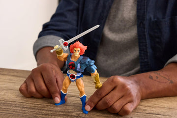 Masters of the Universe Origins & Thundercats Action Figure Lion-O, 1980s Crossover Toy, 5.5 Inch Posable, Removable Armor, Accessory & Collector Card