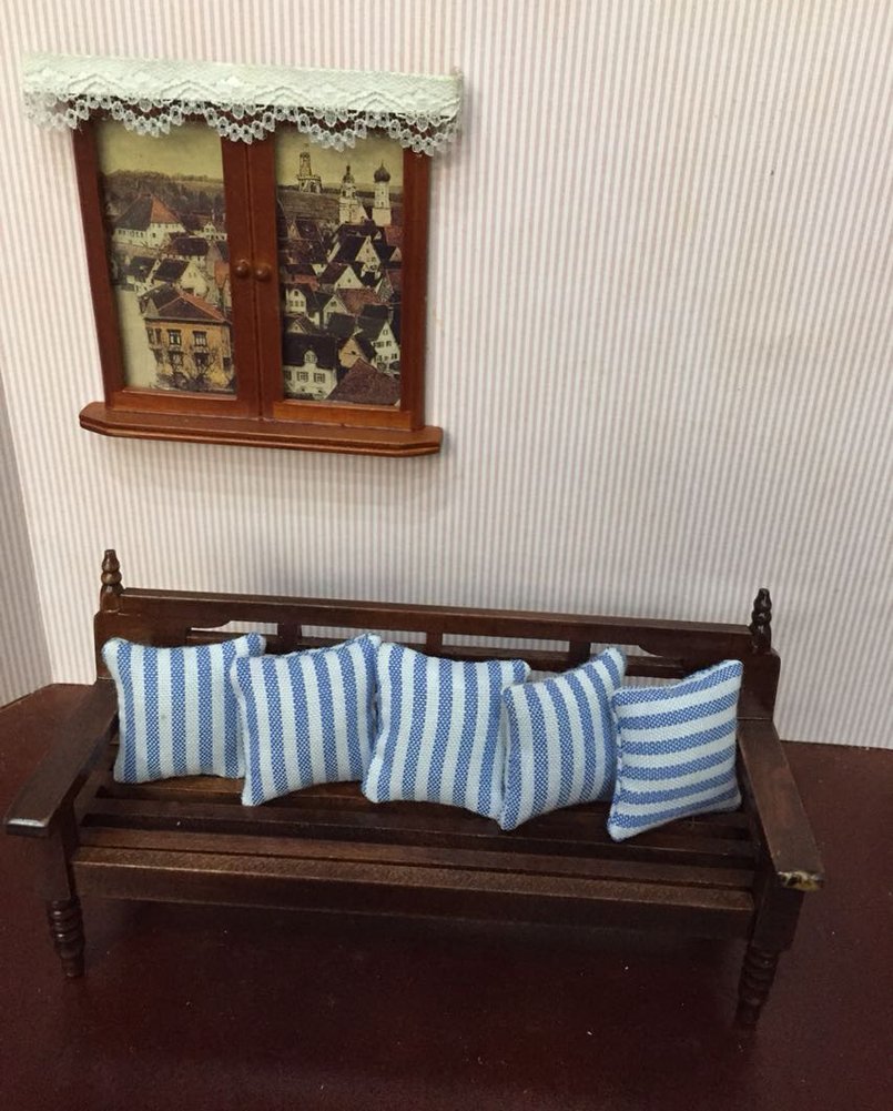 BESTLEE 1:12 Dollhouse Miniature Living Room Graden Wooden Couch Bench and 4 Pcs Cushions