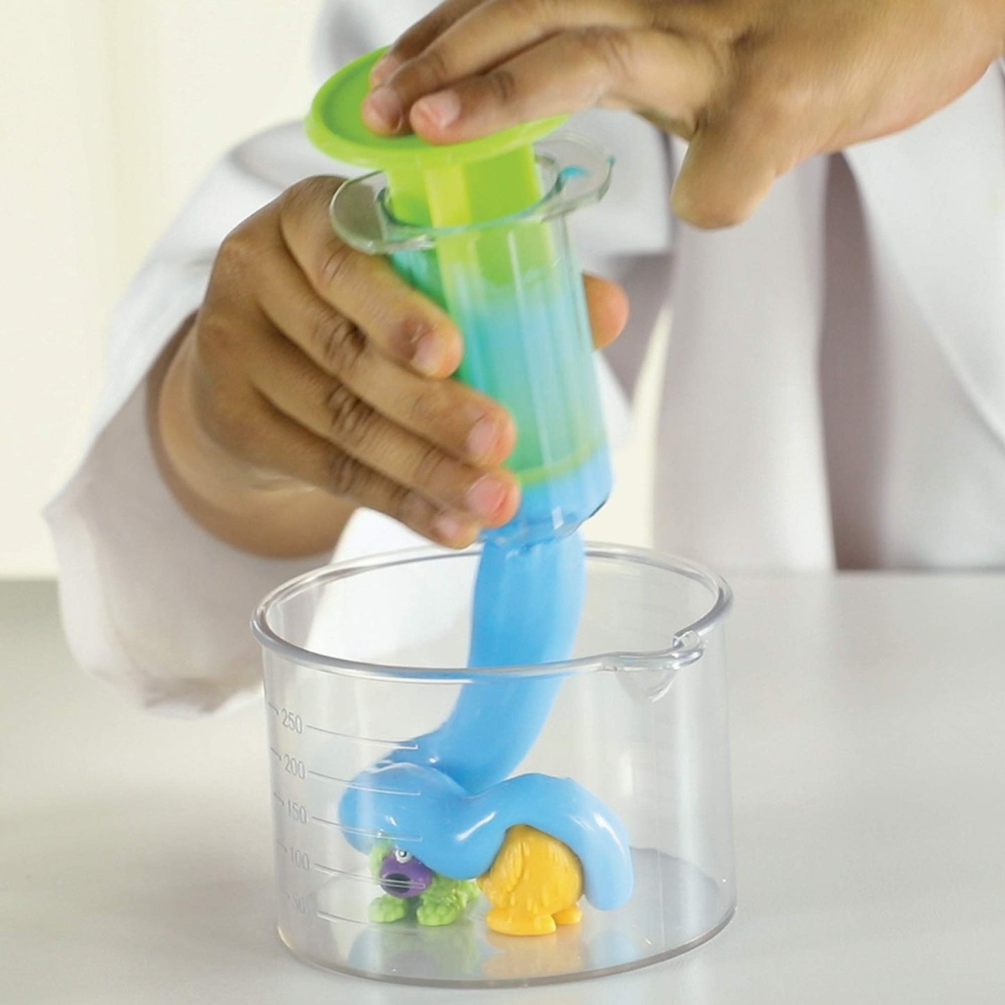Learning Resources Beaker Creatures Alien Experiment Lab, 18 Piece Set, Ages 5+,Science Exploration, Science Kit for Kids, Fun Science Experiments
