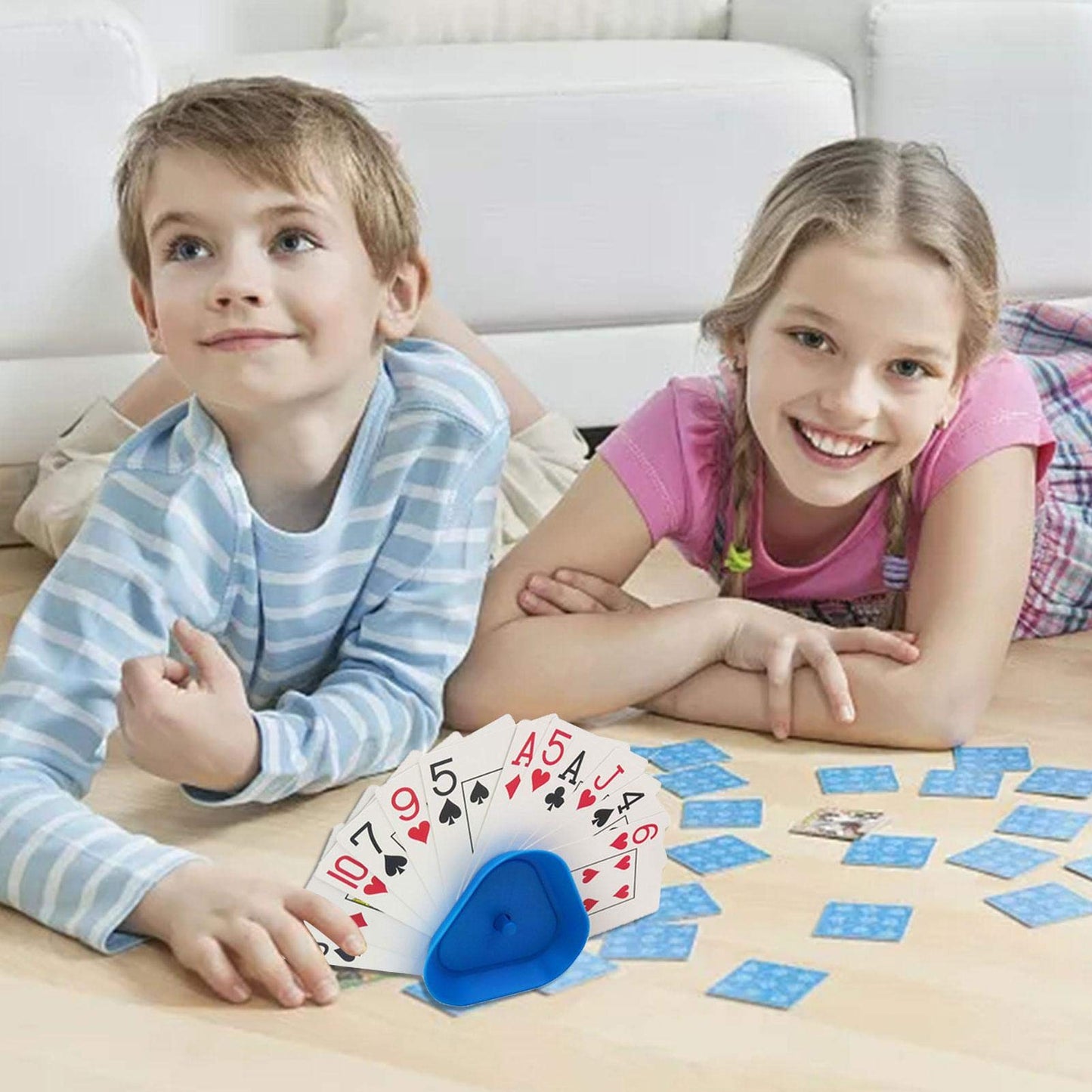 maojin Triangular Card Holder, Triangle Shaped Hands Free Playing Card Holder, Multiple Playing Methods for All Card Games, A for Those That Love