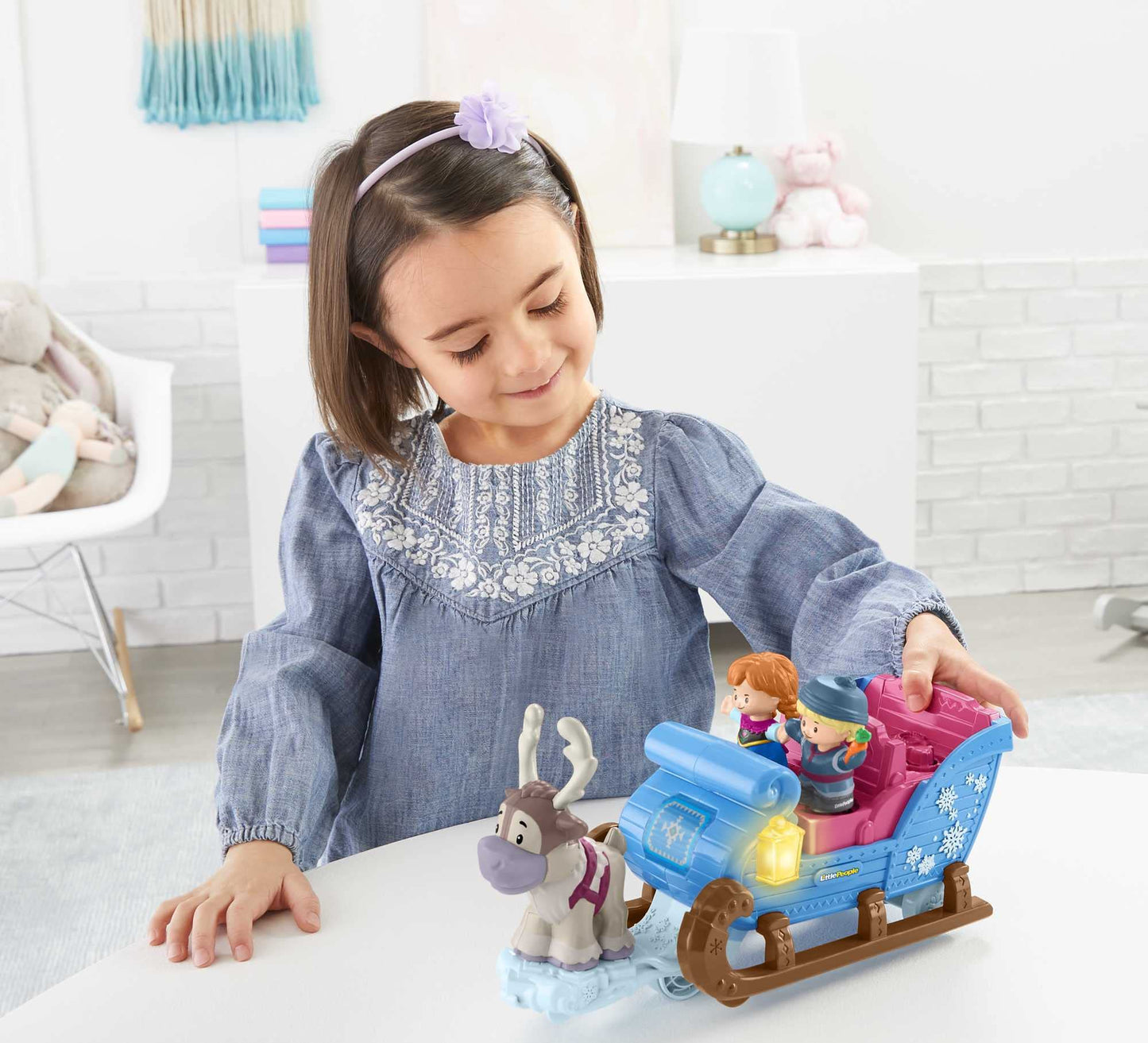 Fisher-Price Disney GGV30 Frozen Kristoff's Sleigh by Little People, Multi Color