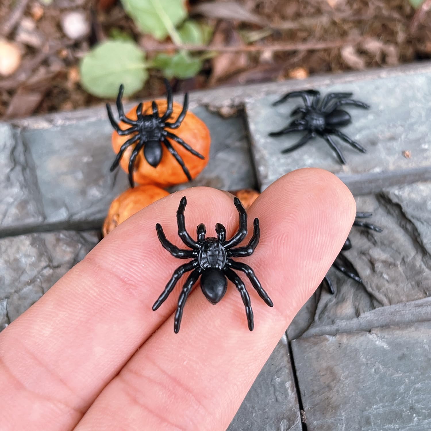 Miniature Black Spiders, Halloween Miniatures, Halloween Embellishments, Haunted Dollhouse, Halloween Craft Supplies, Dollhouse Fairy Garden