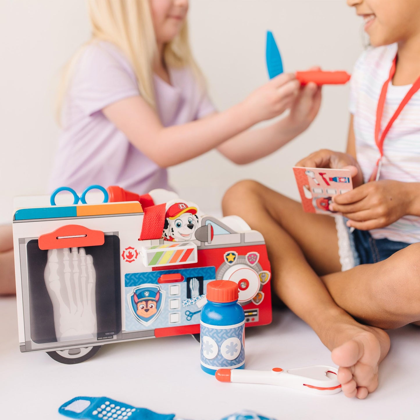 Melissa & Doug PAW Patrol Marshall's Wooden Rescue EMT Caddy (14 Pieces)