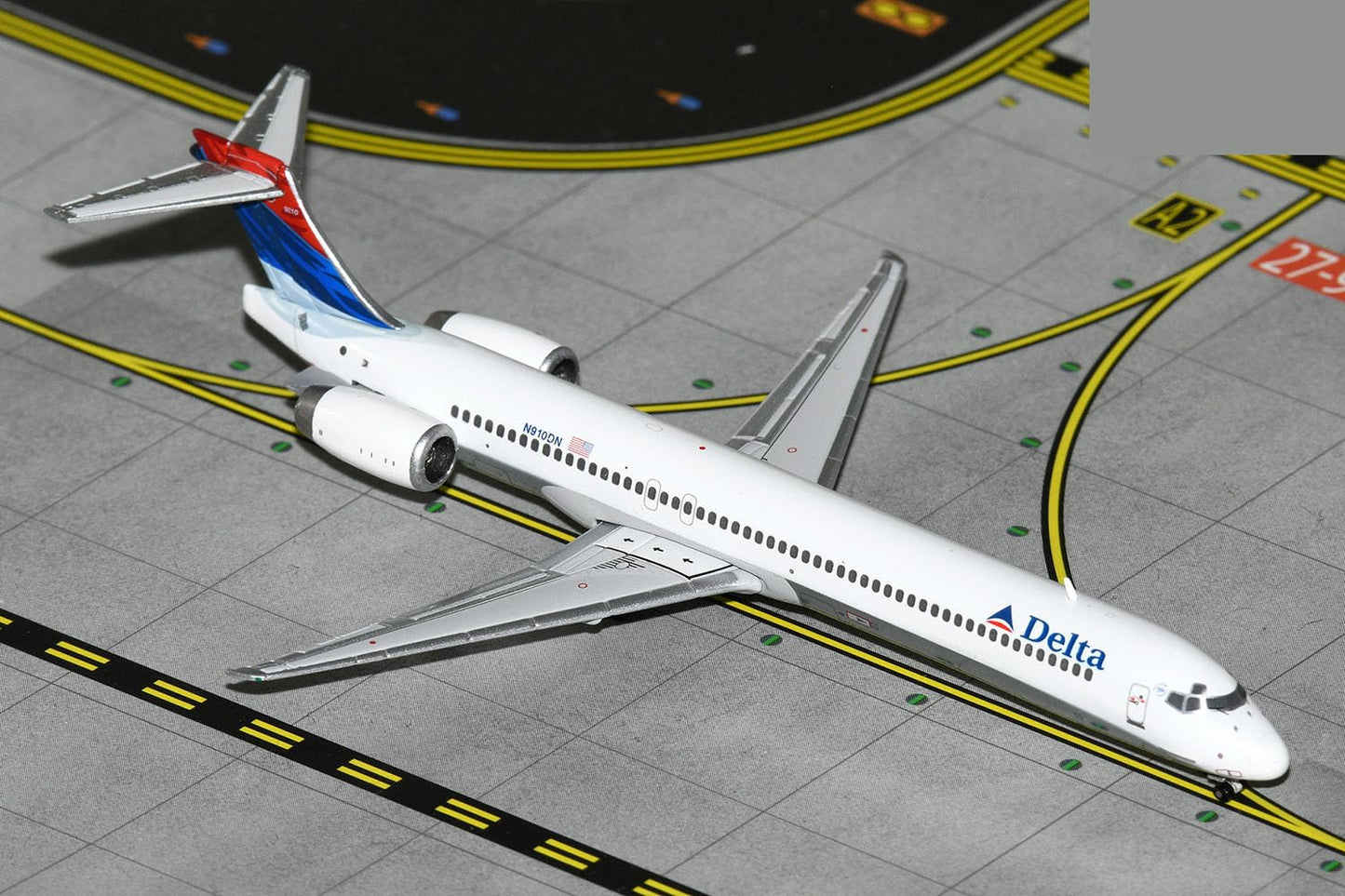 GeminiJets GJDAL1417 Delta Air Lines MD-90 N910DN; Scale 1:400
